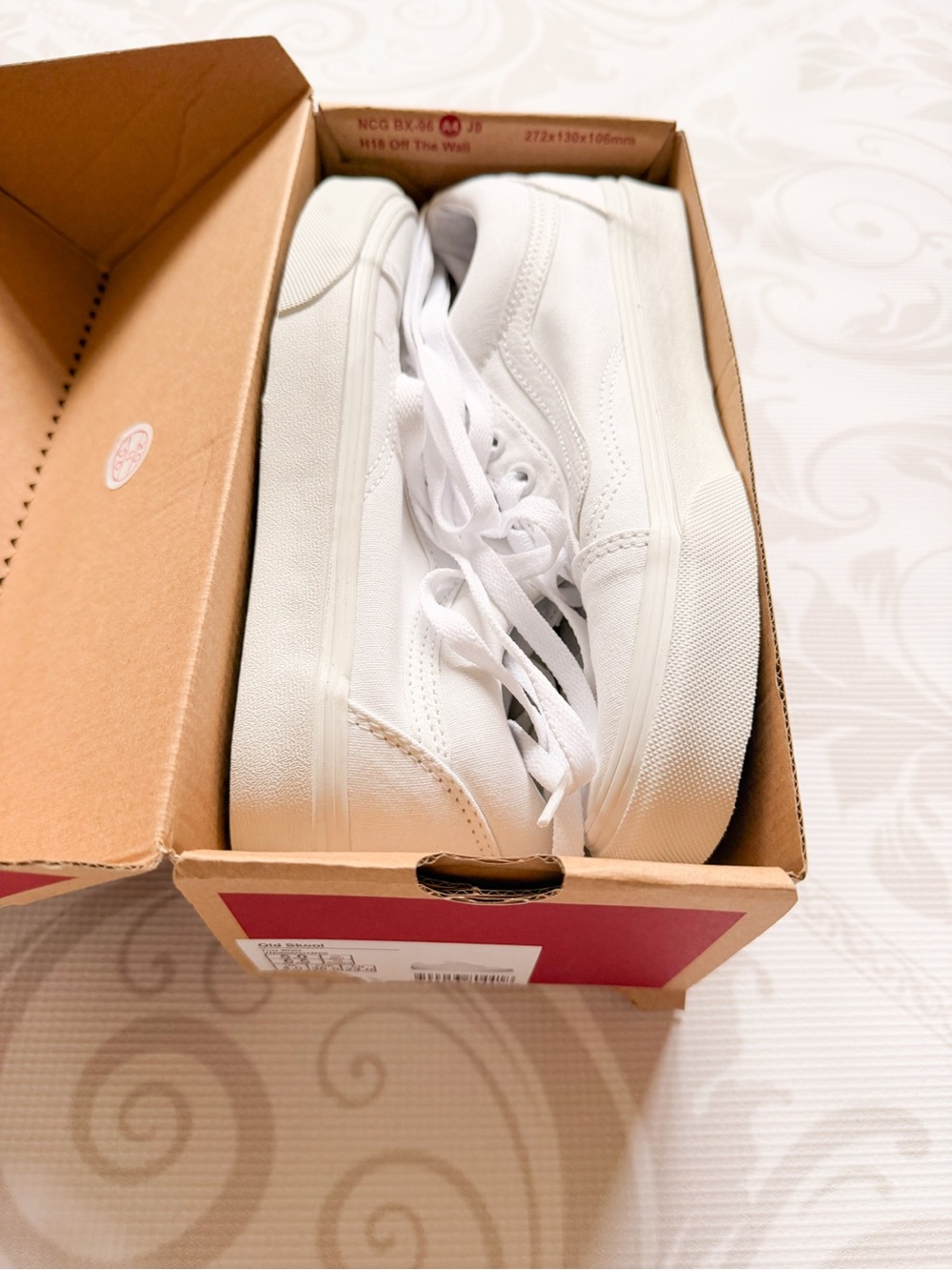 Vans White Canvas Low-Top Sneakers with Red Logo Tag - Picture 2 of 9